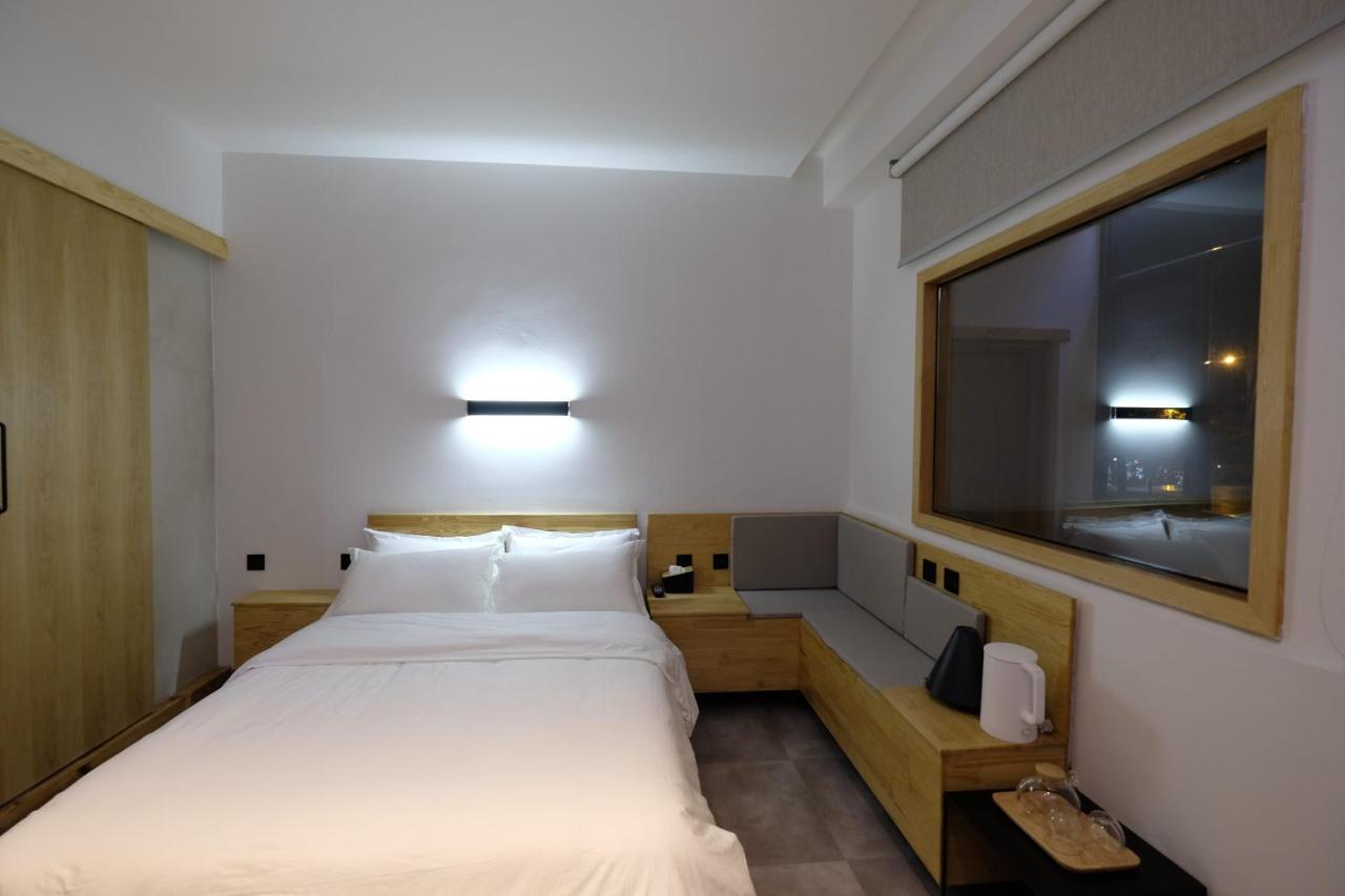 Dali Loft Travelling With Hostel ภายนอก รูปภาพ