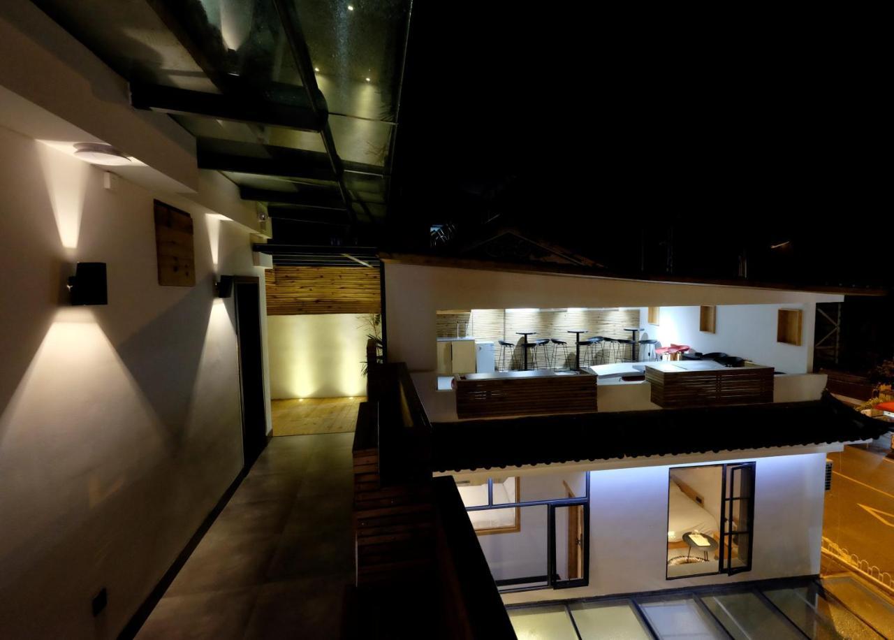 Dali Loft Travelling With Hostel ภายนอก รูปภาพ