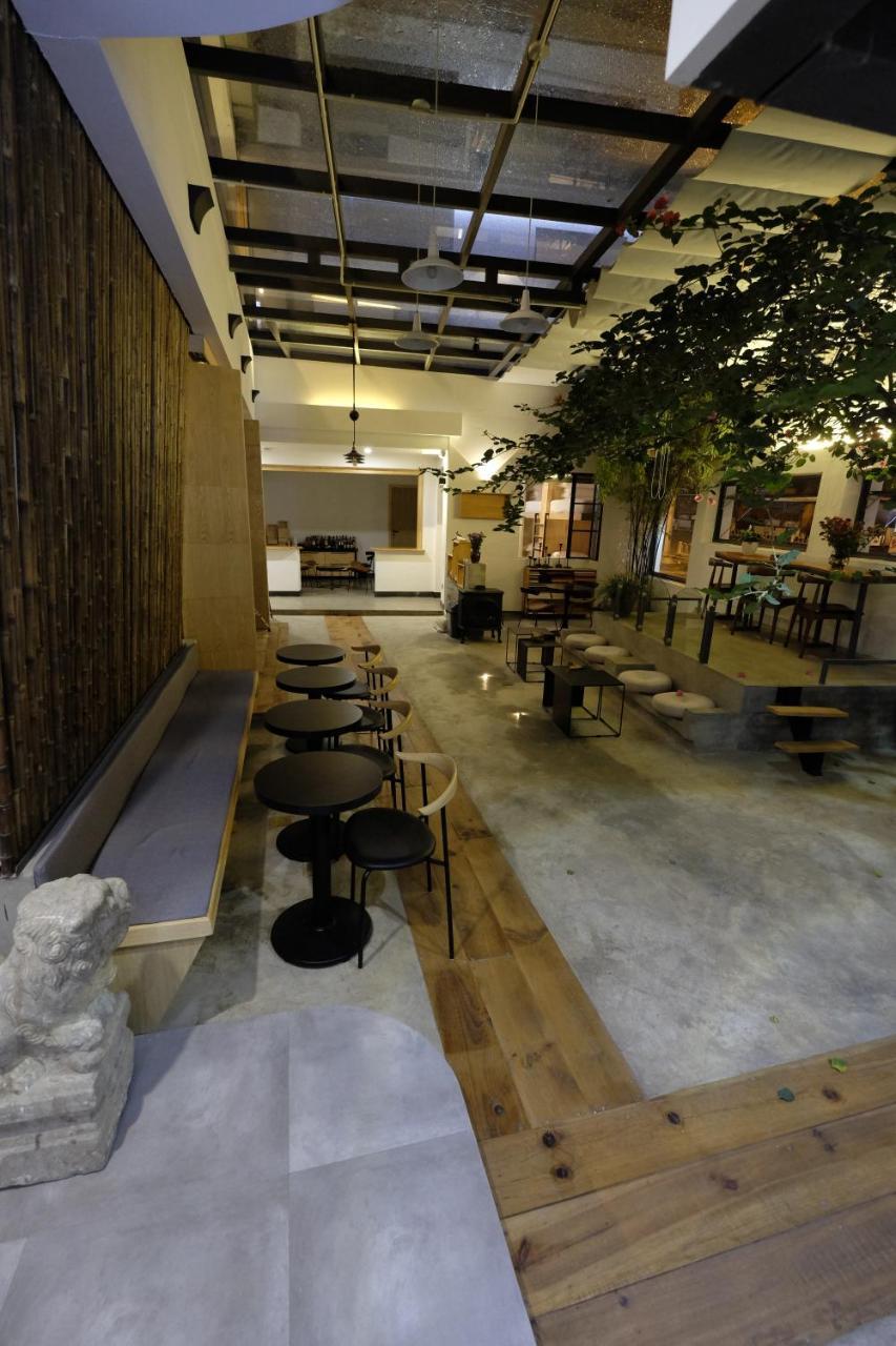 Dali Loft Travelling With Hostel ภายนอก รูปภาพ