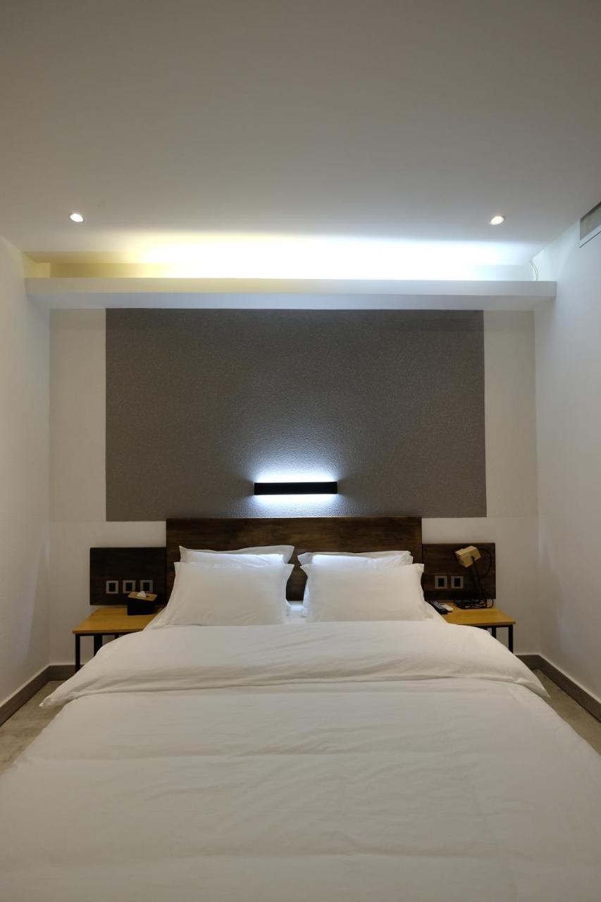 Dali Loft Travelling With Hostel ภายนอก รูปภาพ