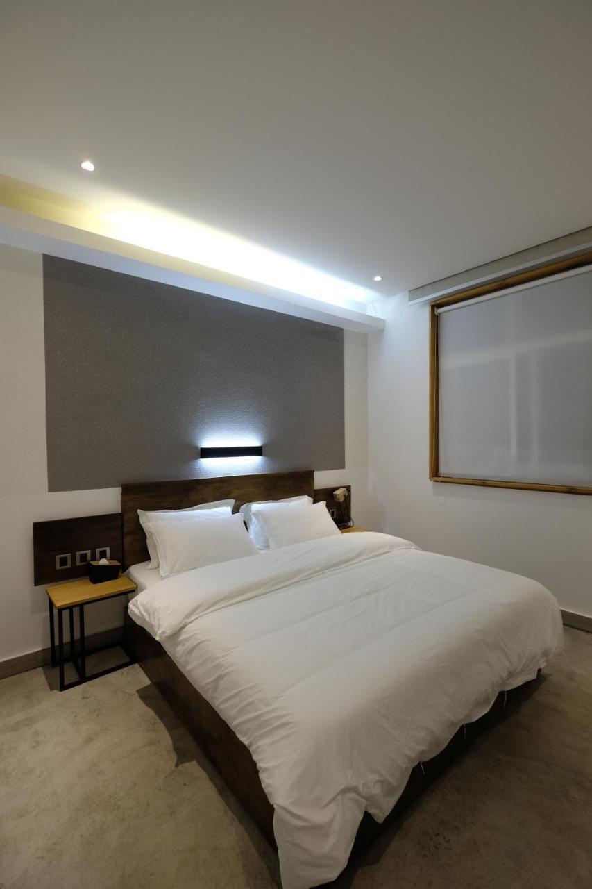Dali Loft Travelling With Hostel ภายนอก รูปภาพ